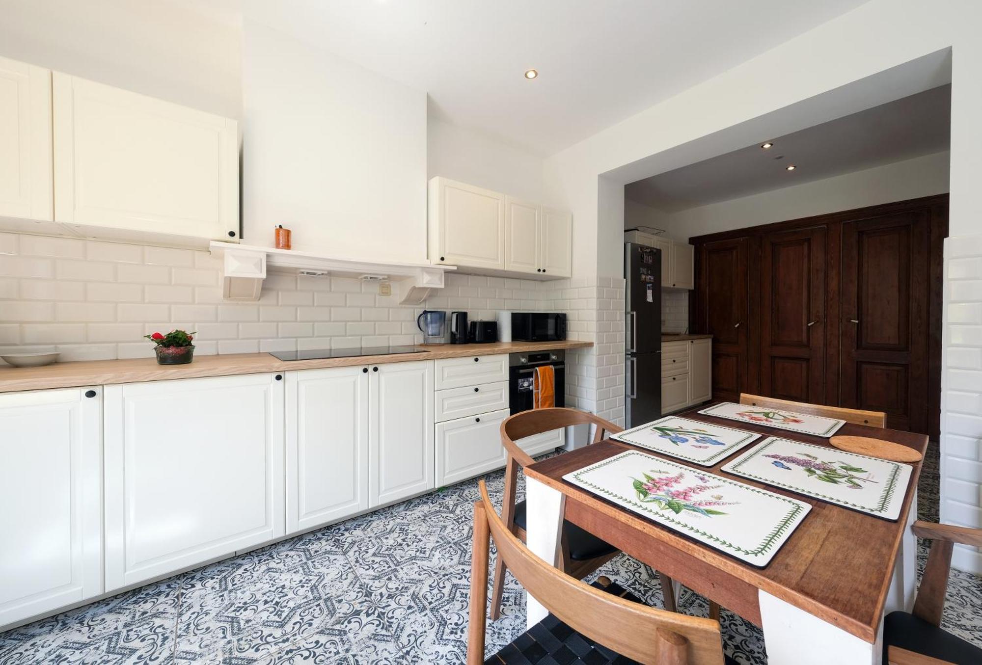Your Homestay In A Bibliophile Mansion Antwerpen Eksteriør billede